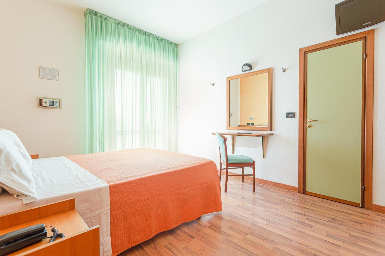 Little Hotel เชเซนาติโก ภายนอก รูปภาพ